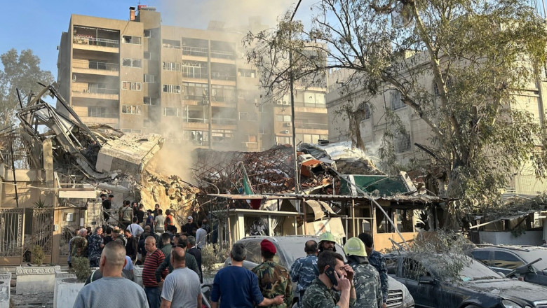 cladire bombardata de aviatia israeliana in damasc