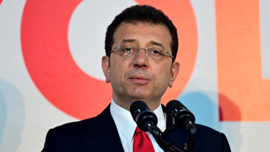 Ekrem Imamoglu sustine un discurs