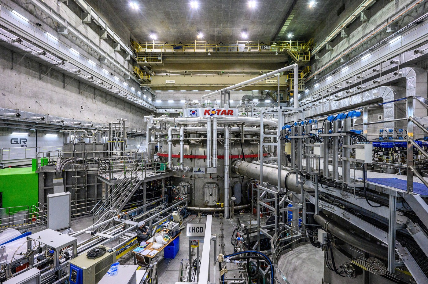 Nou record de timp în care a funcționat „Soarele artificial”, energia din fuziune nucleară cu temperatura de 100 milioane grade Celsius