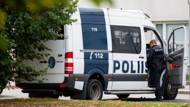 masina de politie si politist din finlanda