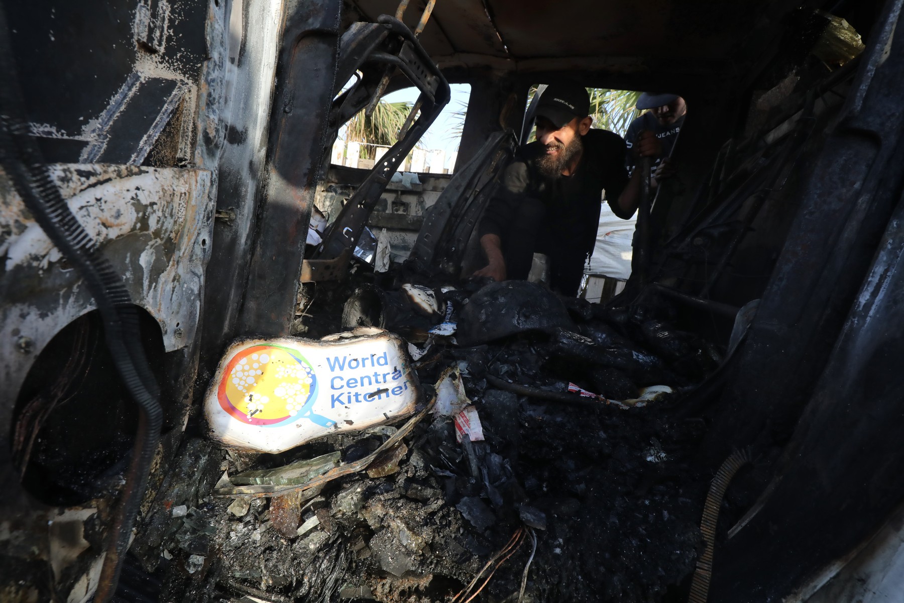 ONG-ul american World Central Kitchen își suspendă operațiunile în Gaza după ce 7 angajați au fost uciși într-un raid aerian