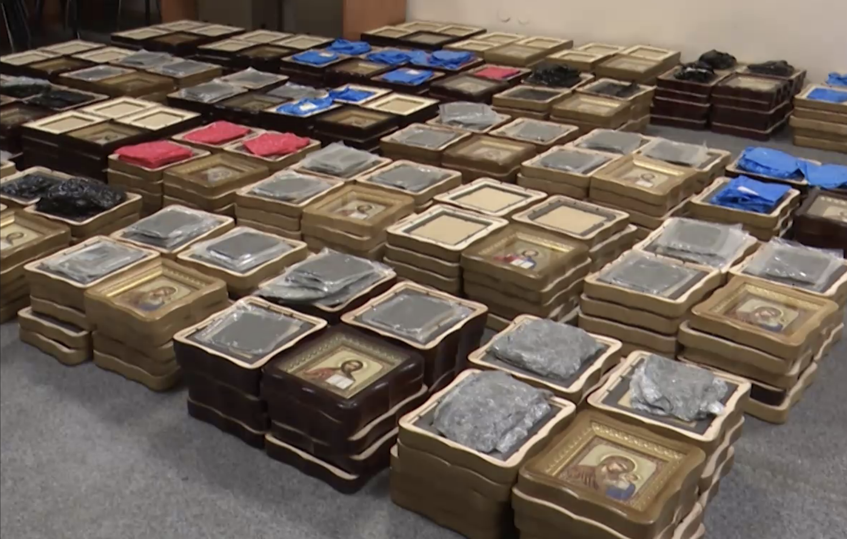 Serviciile de securitate ruse anunţă că au confiscat icoane cu explozibili aduse din Ucraina. Marfa ar fi tranzitat și România