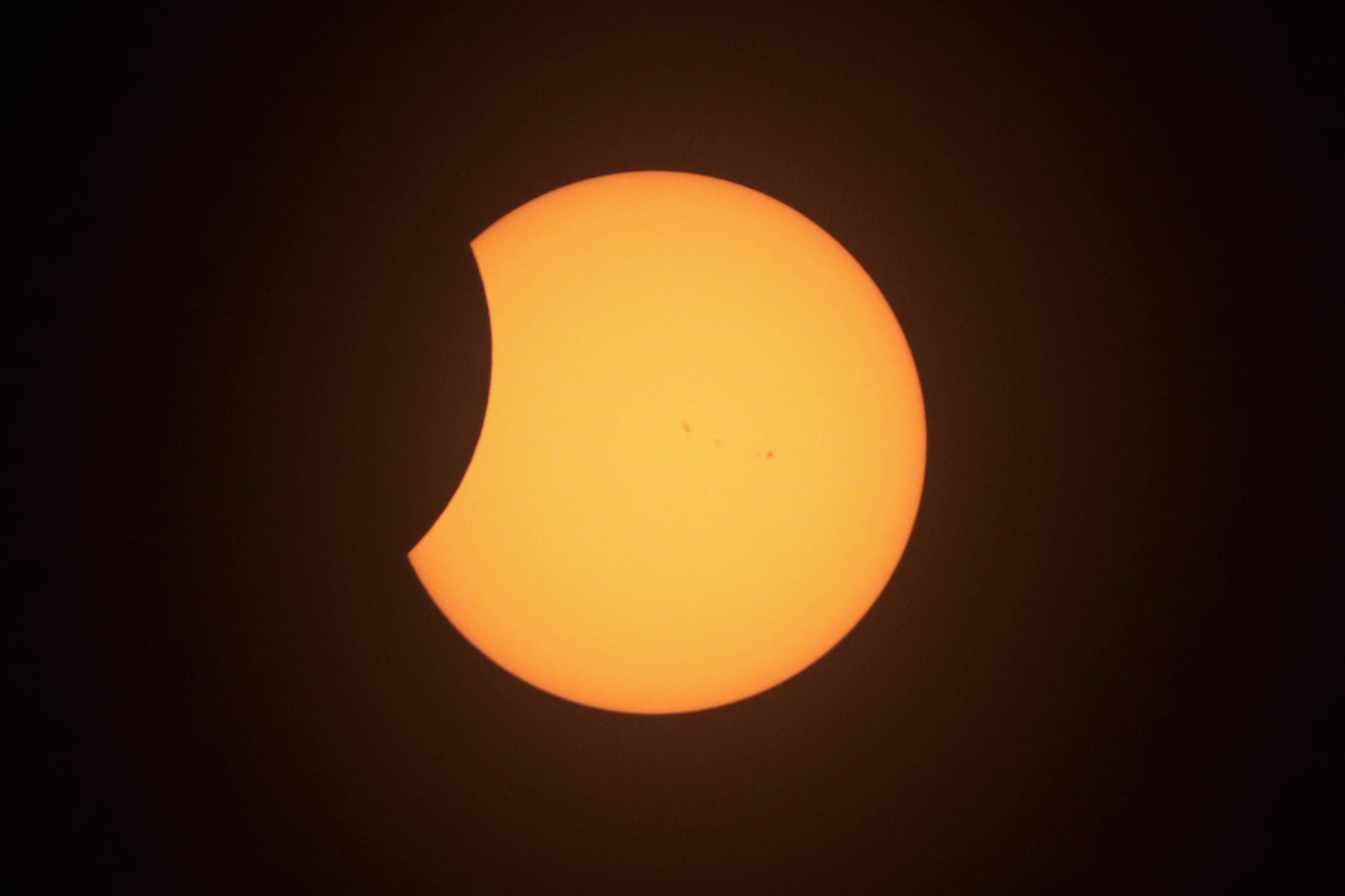 Patru piloți NASA vor studia eclipsa solară de pe 8 aprilie din avioane. Care este motivul