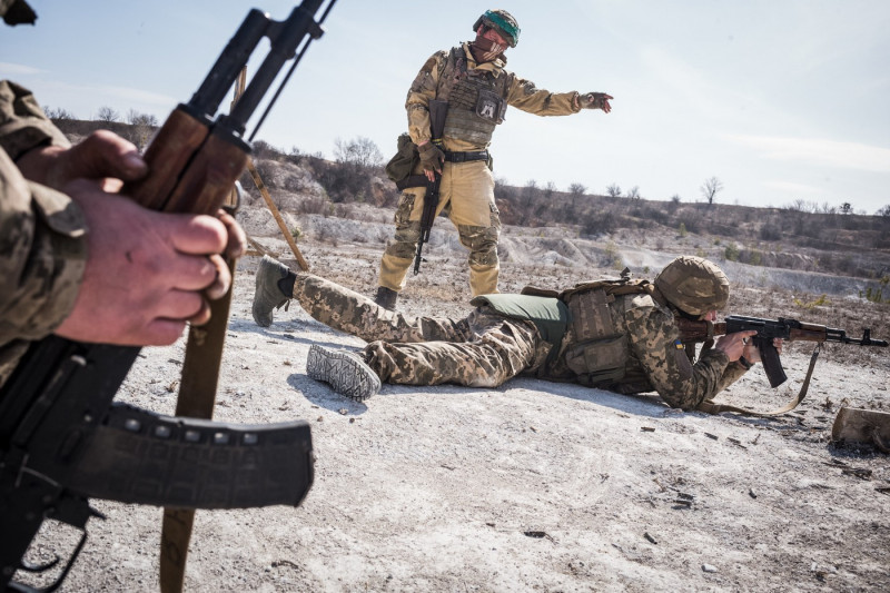 Ukrainian servicemen practice combat operations in Donetsk Oblast