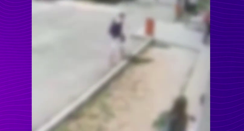 „Îl alergau cu două macete, el fugea foarte repede”. Momentul atacului de la o școală din București, unde un elev a fost înjunghiat