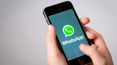 WhatsApp a picat pentru mii de utilizatori.