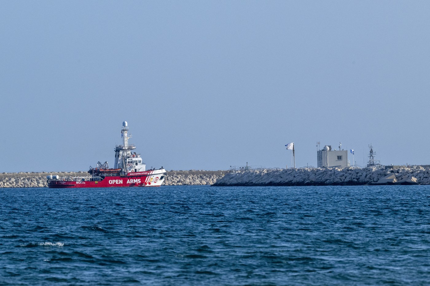 Un convoi de nave care trebuia să ajungă în Gaza s-a întors cu tot cu ajutoare în Cipru, după atacul care a ucis 7 angajați ai unui ONG