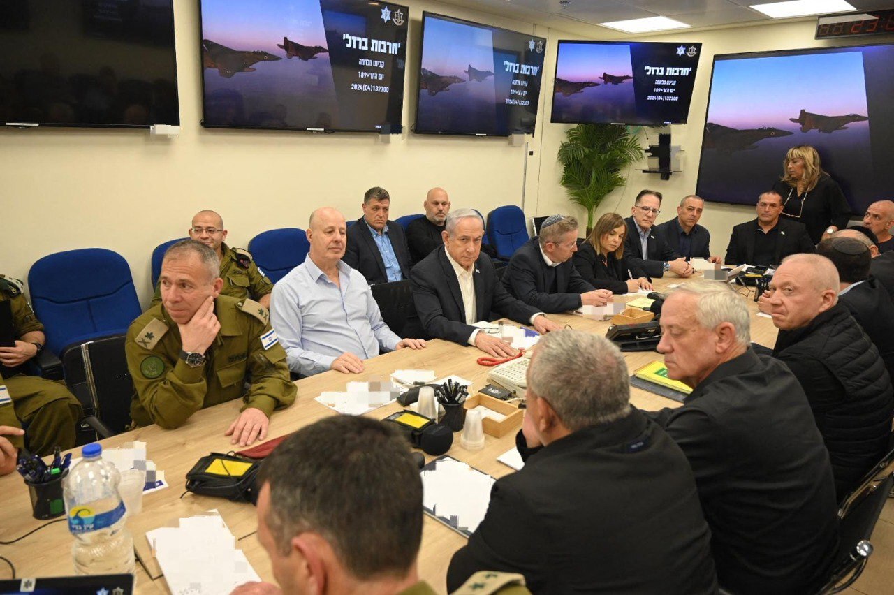 Cabinetul de război al Israelului a aprobat riposta la atacul Iranului. Americanii au cerut să fie anunțați înainte de un contraatac