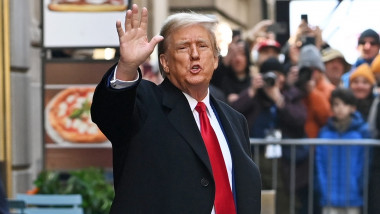 Former President Donald Trump steps out of 40 Wall Street
