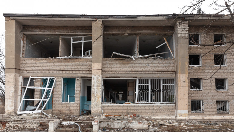 cladire distrusa de bombe, siversk, ucraina