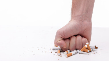 Regatul Unit dezbate o lege antifumat pentru a face o generație fără tutun