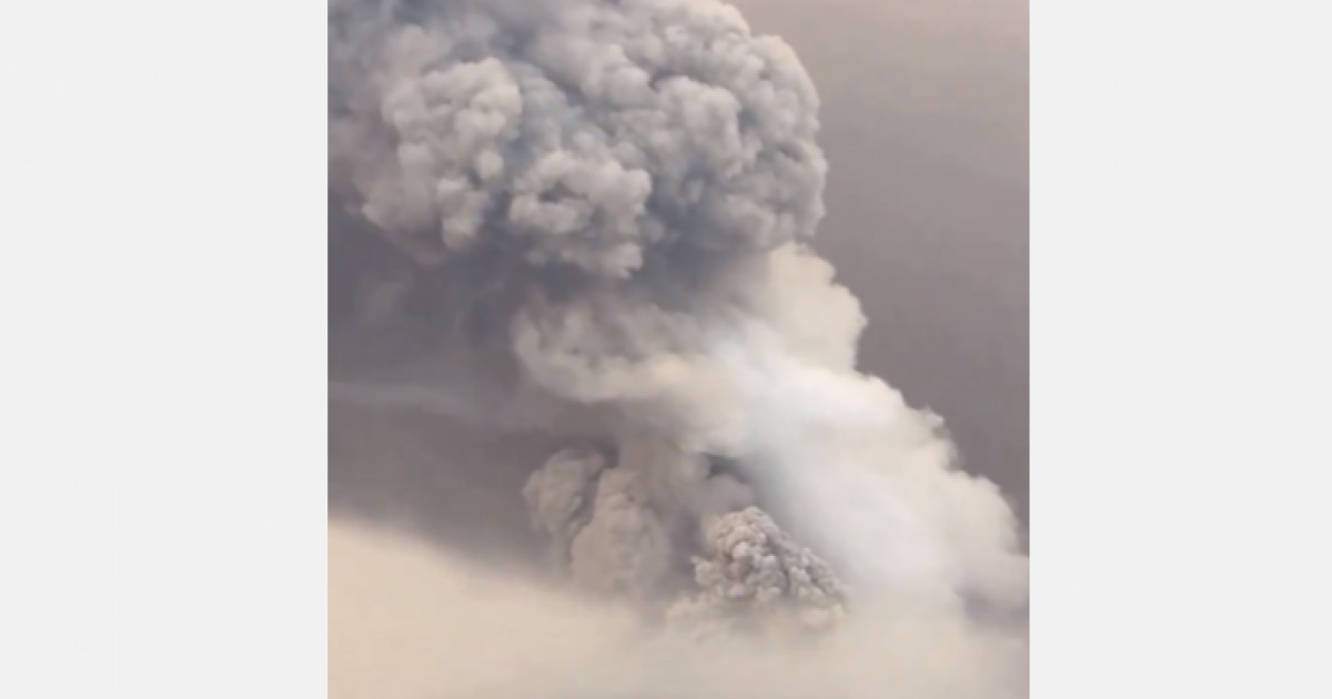 Sute de persoane evacuate după erupţia vulcanului Ruang din Indonezia. A fost ridicat nivelul de alertă|EpicNews