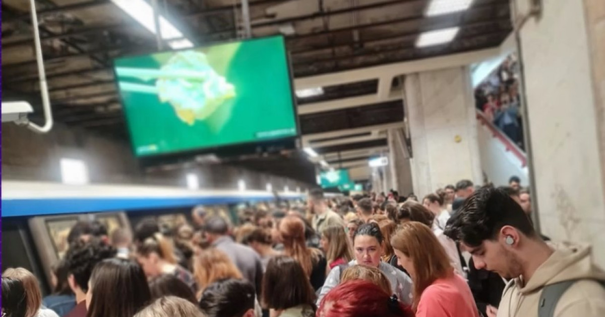 Incident la stația de metrou Piața Unirii. Toți călătorii au fost evacuați dintr-un tren|EpicNews