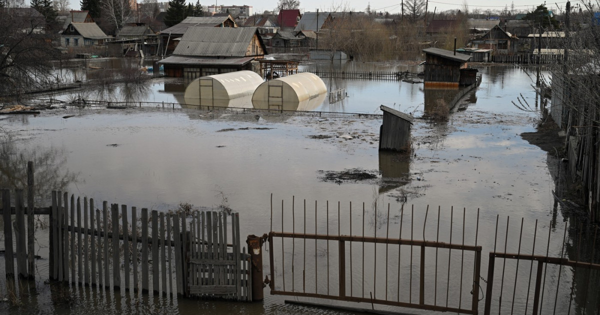 Inundații masive în Rusia. Sute de mii de oameni au fost evacuați. Sirenele sună, îndemnându-i pe localnici să se refugieze|EpicNews