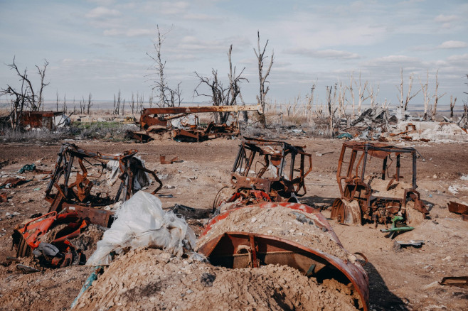 Dovhenke village residents return home trying to live amid traces of the war