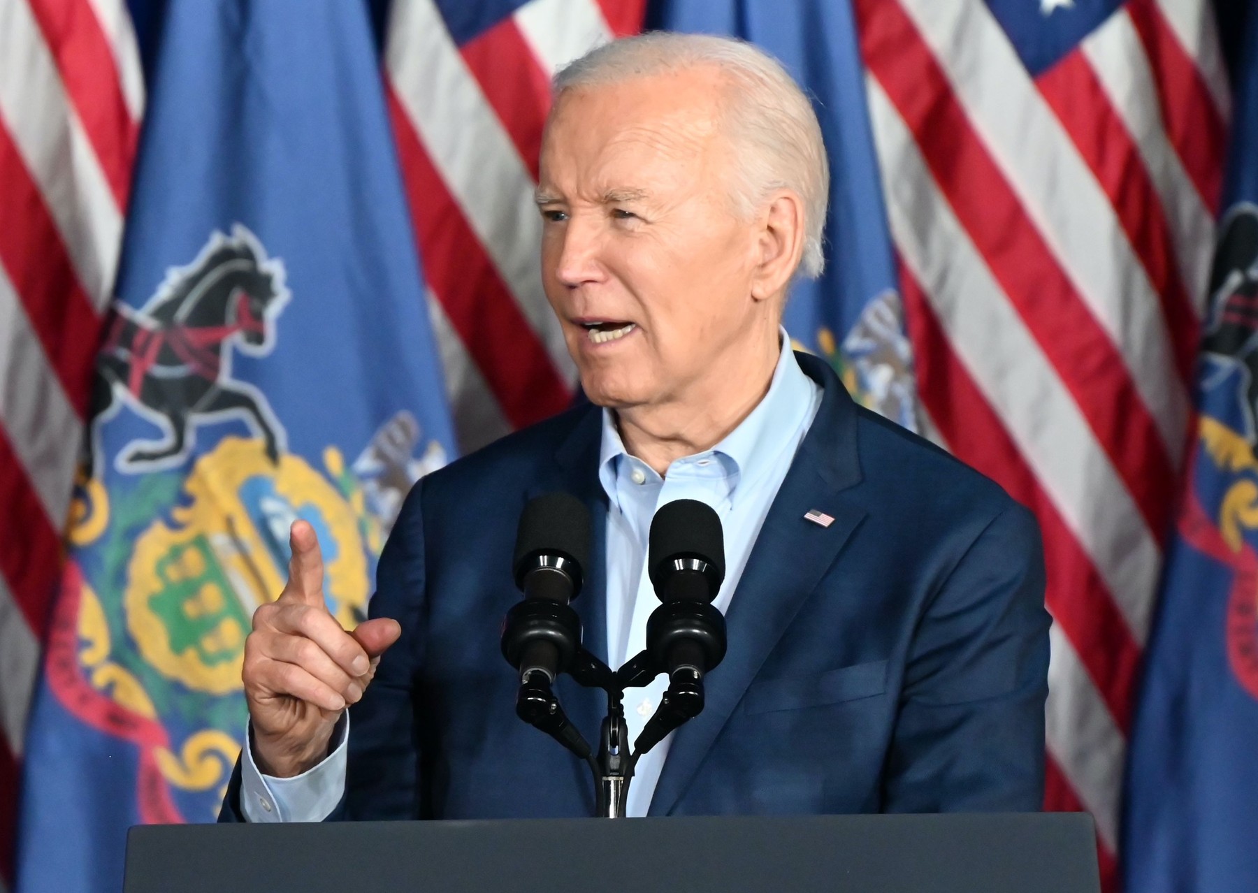 Biden ia un ton dur față de China în încercarea de a obține sprijin în alegeri. Oțelul și aluminiul chinezesc vor avea tarife triplate