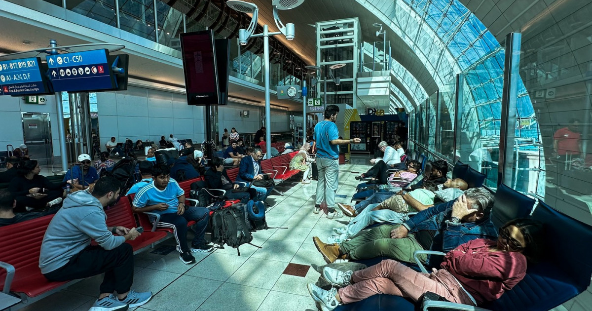 MAE: Două grupuri de români sunt blocate pe Aeroportul din Dubai din cauza inundațiilor|EpicNews