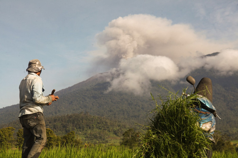 Mount Marapi spews volcanic ash in Indonesia