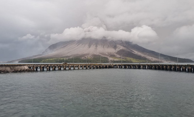 eruptie-vulcan-indonezia-profiimedia5