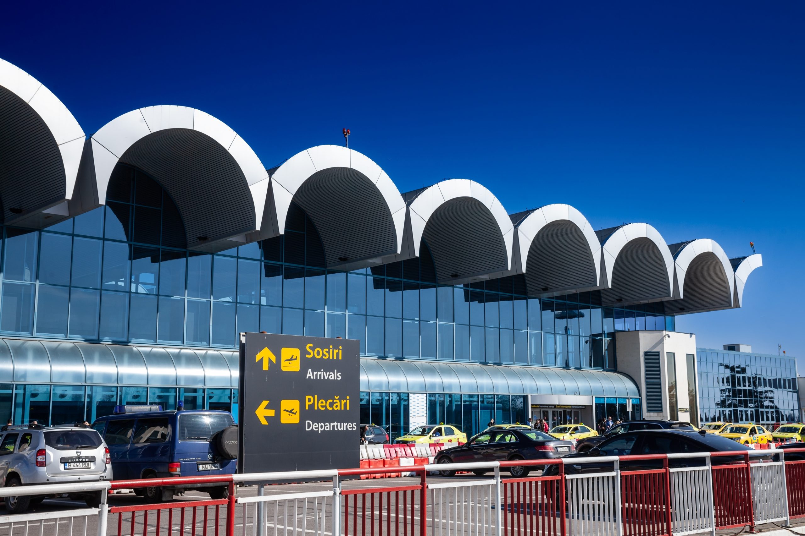 Ciolacu: Extinderea şi modernizarea Aeroportului Otopeni, printre obiectivele parteneriatului comercial cu Emiratele Arabe Unite
