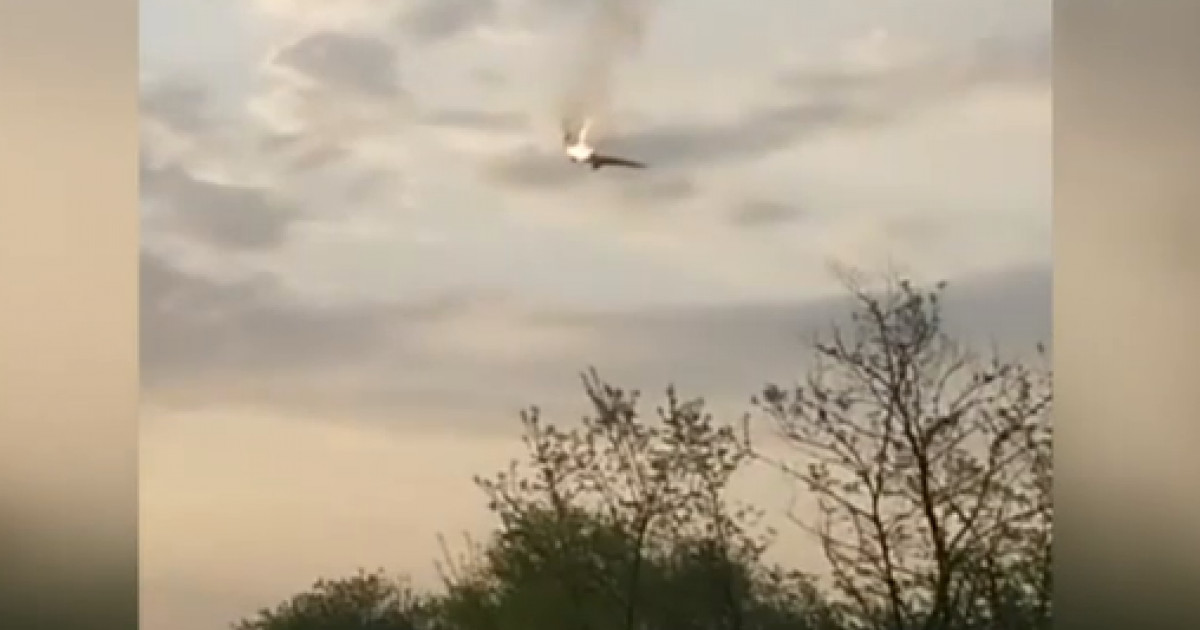 Un avion de luptă s-a prăbușit în Rusia după ce a atacat cu rachete teritoriul ucrainean. Imagini cu aeronava cuprinsă de flăcări|EpicNews
