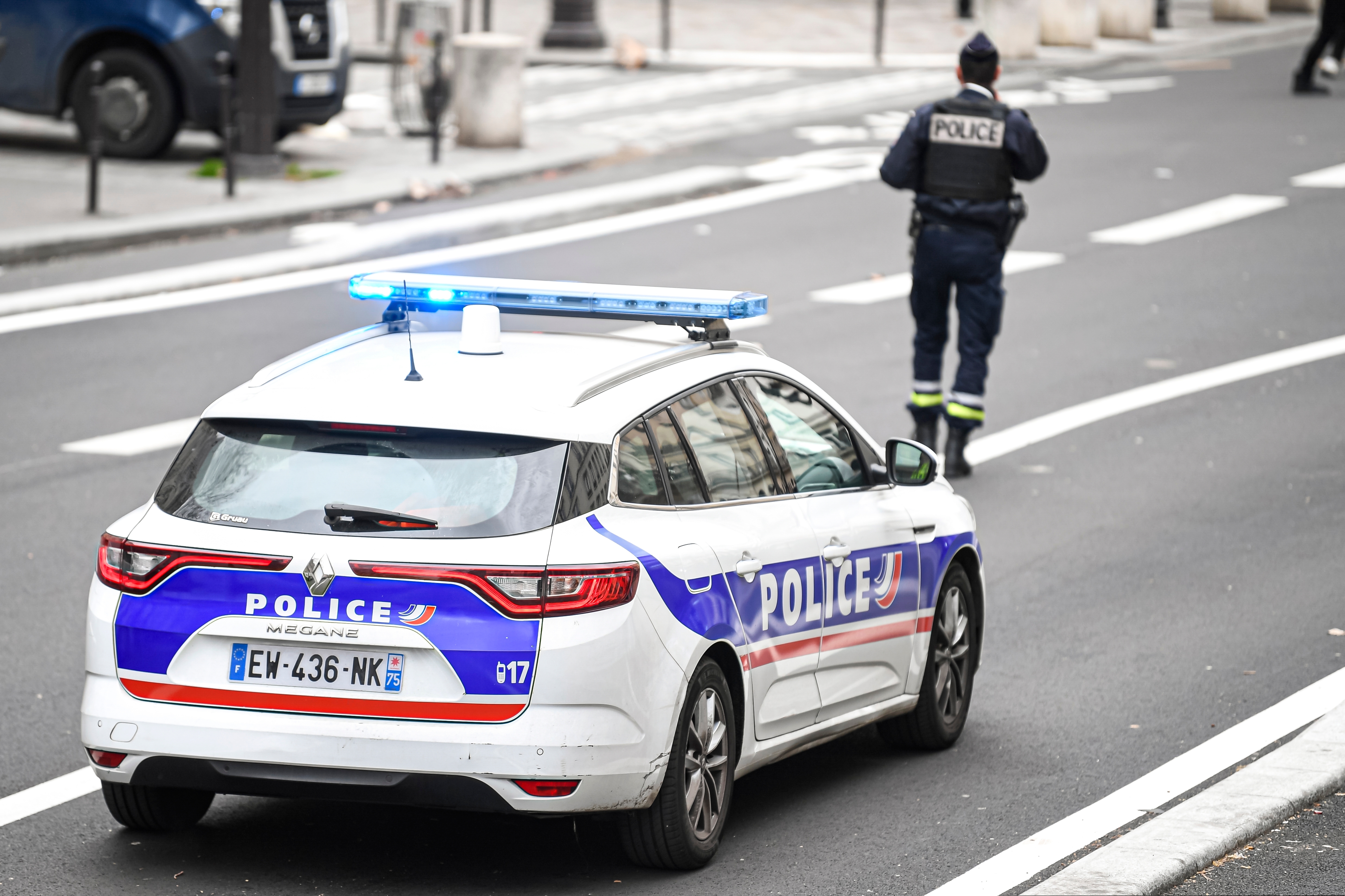 Panică în Paris după ce o persoană a amenințat că va arunca în aer consulatul iranian