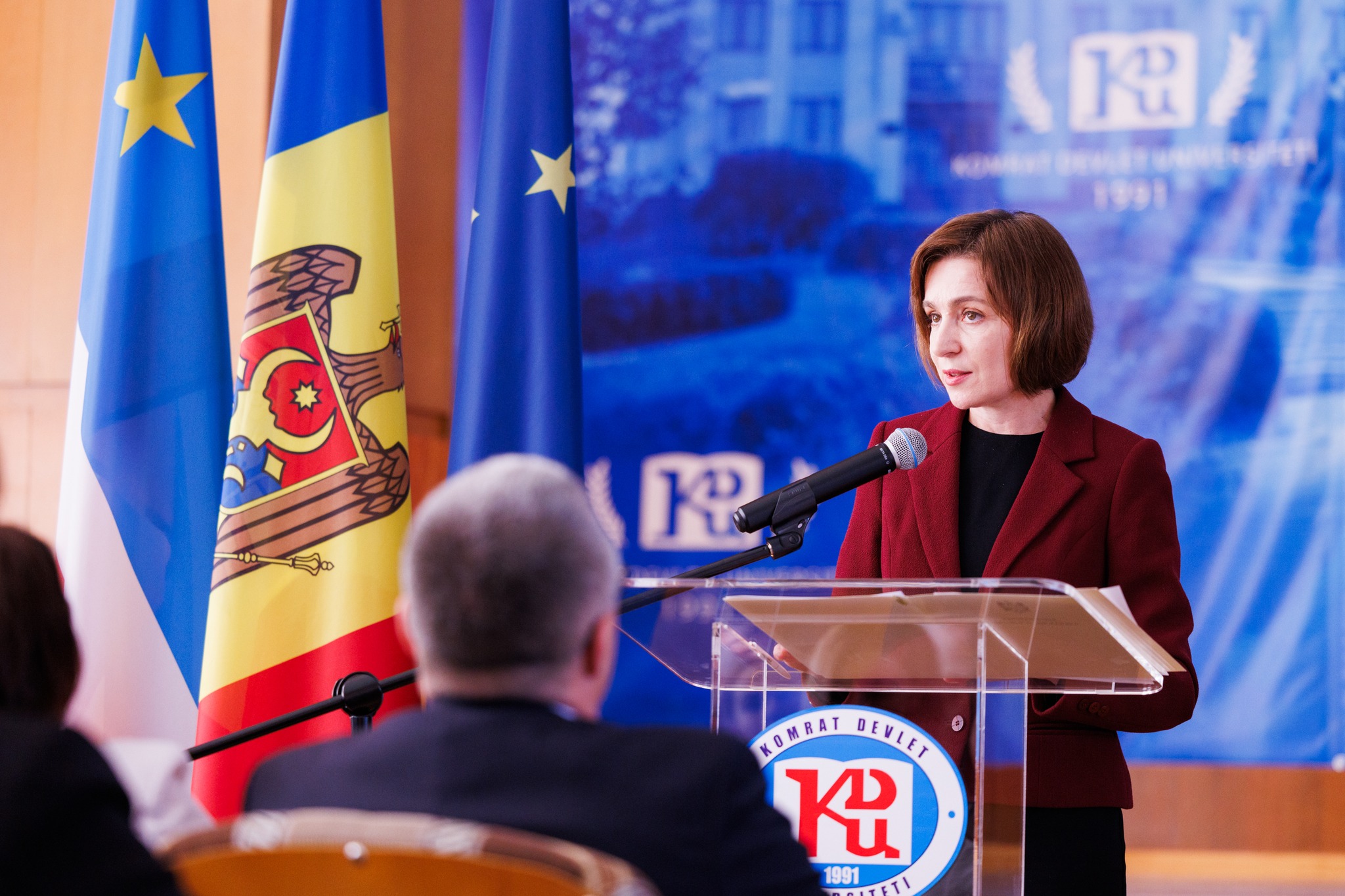 Maia Sandu a făcut o vizită-surpriză la Comrat, după ce bașcana Găgăuziei a ameninţat cu separarea de Republica Moldova