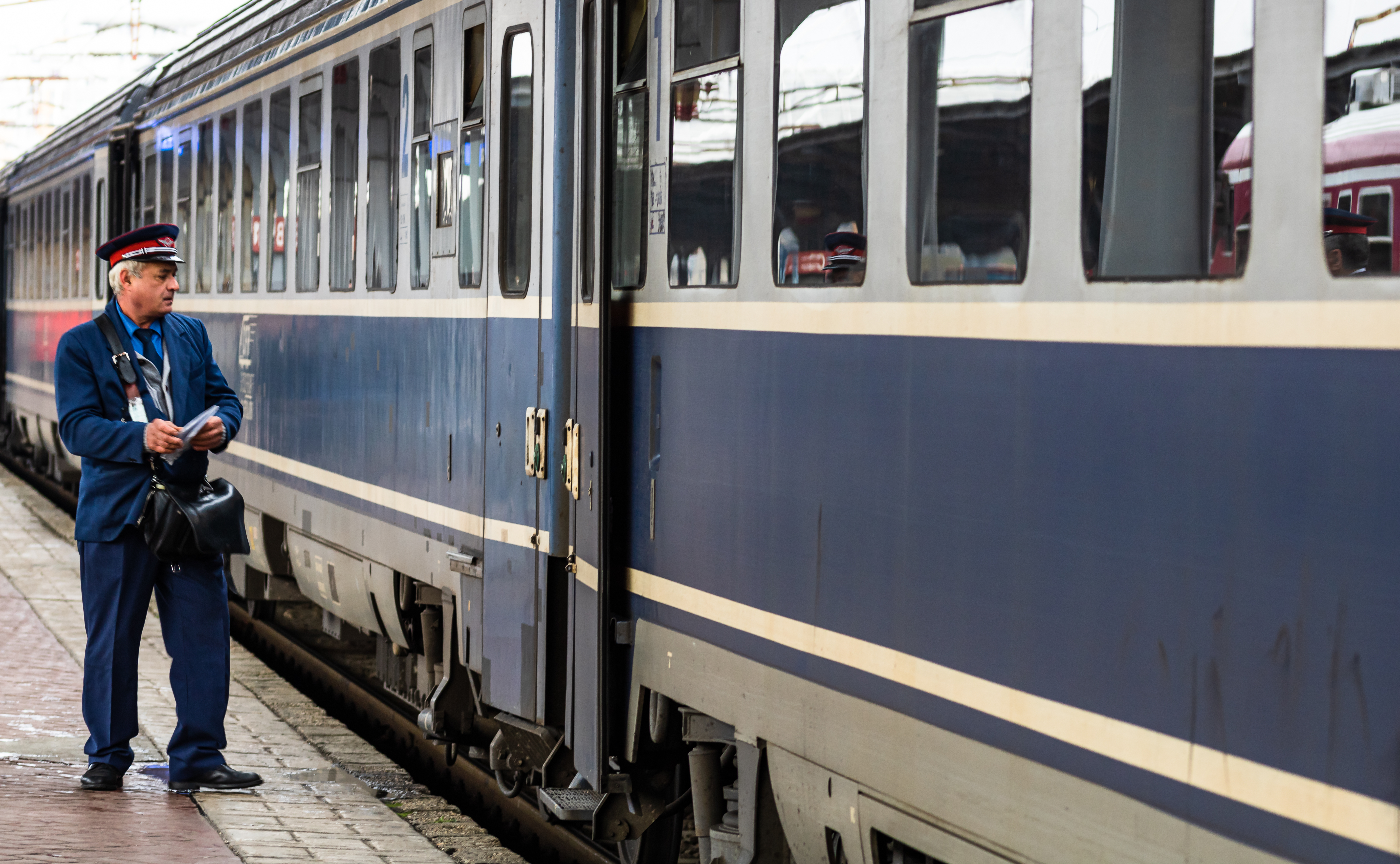 Călătoriile cu trenul pe distanțe mai scurte ar putea fi mai ieftine. Anunțul Ministerului Transporturilor