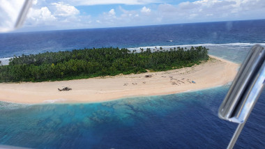 insula Pikelot din Micronezia, de unde au fost salvați mai mulți marinari naufragiați