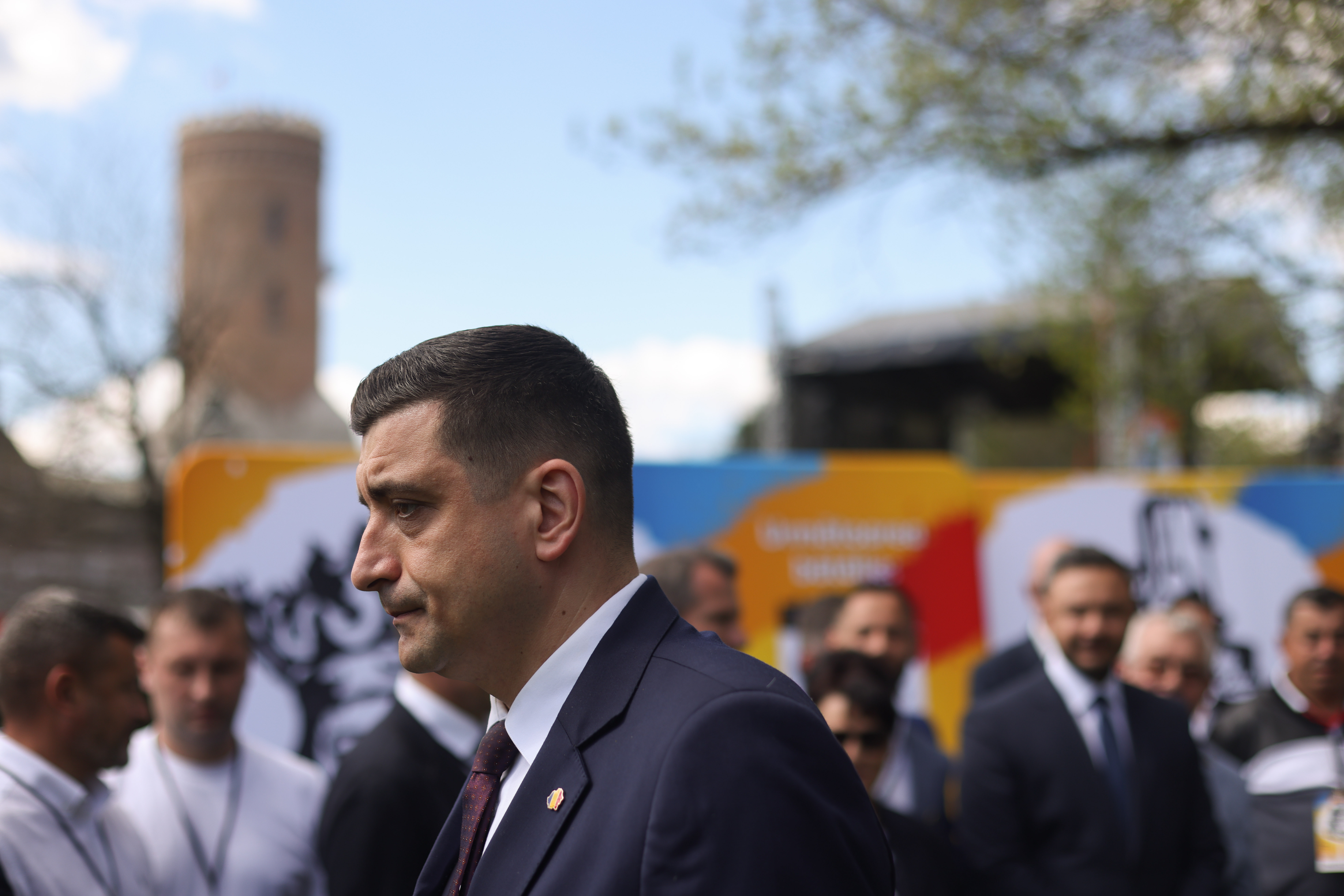 Sondaj exclusiv AtlasIntel pentru Digi24. Pe cine preferă românii la prezidențiale. Votanții Vioricăi Dăncilă l-ar alege pe Simion