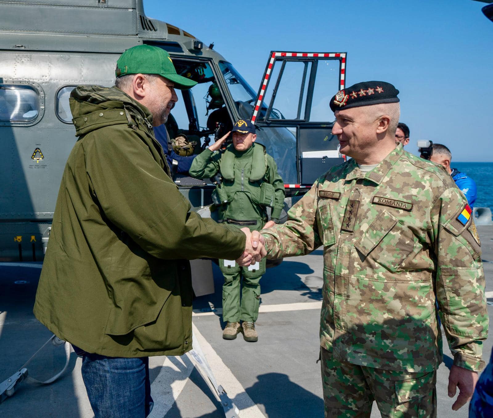 Marcel Ciolacu a asistat la exercițiul „Sea Shield 24” și a fost impresionat de militarii români: „Sunteți un exemplu pentru România”