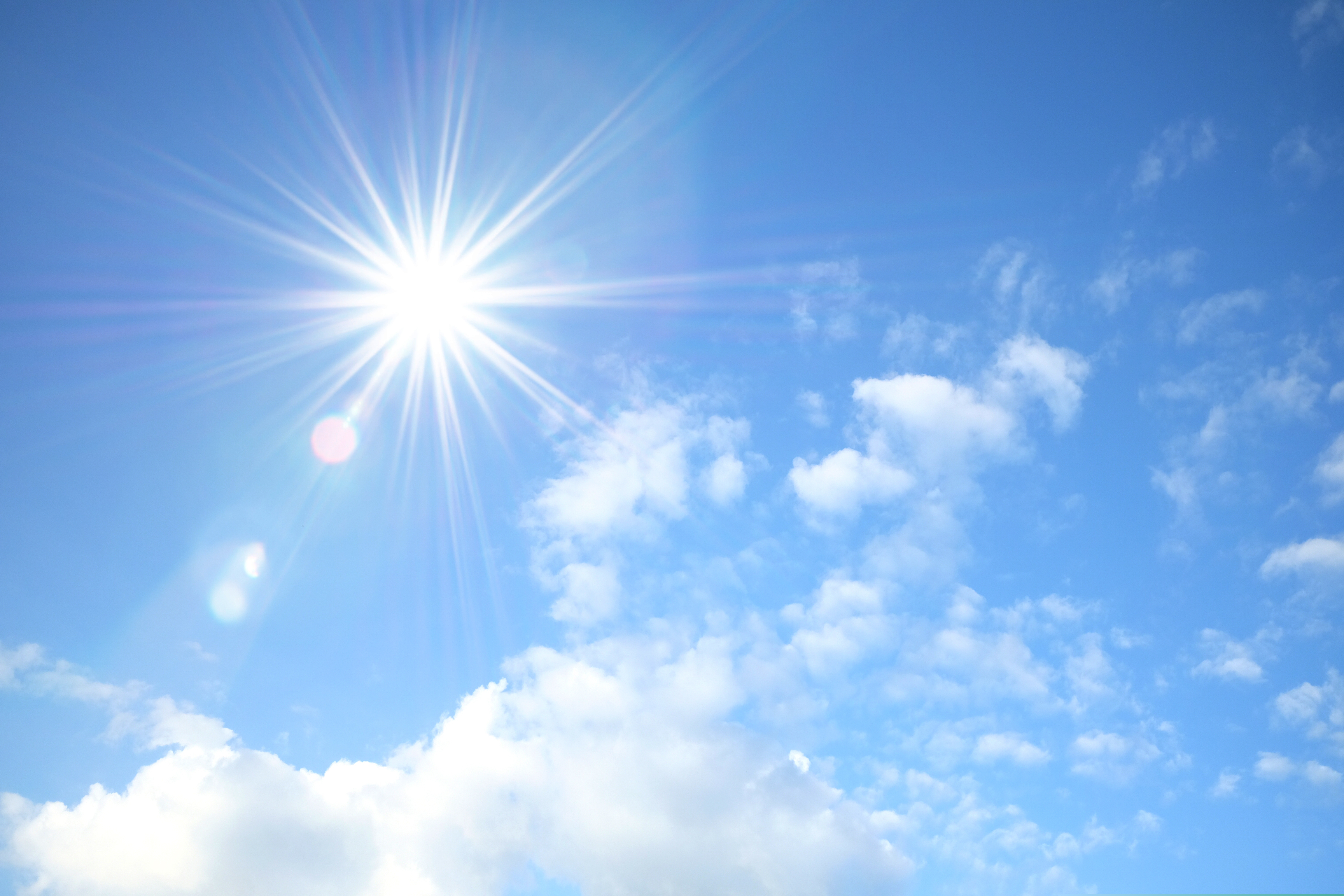 Prognoza meteo pentru următoarele patru săptămâni. Cum va fi vremea în minivacanţa de 1 mai şi de Paşte