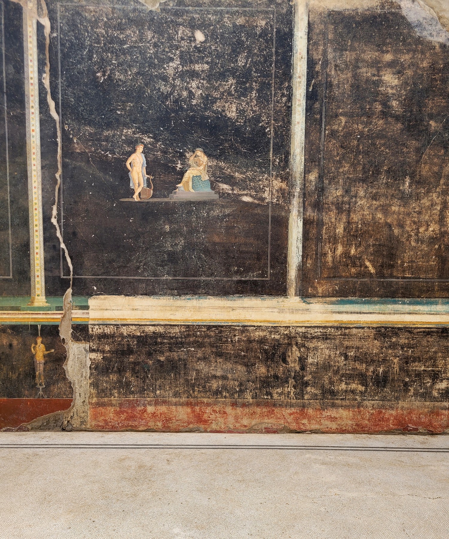 Camera neagra a fost gasita in Pompei. Imagini din incaperea descrisa ca fiind cea mai uimitoare descoperire facuta vreodata
