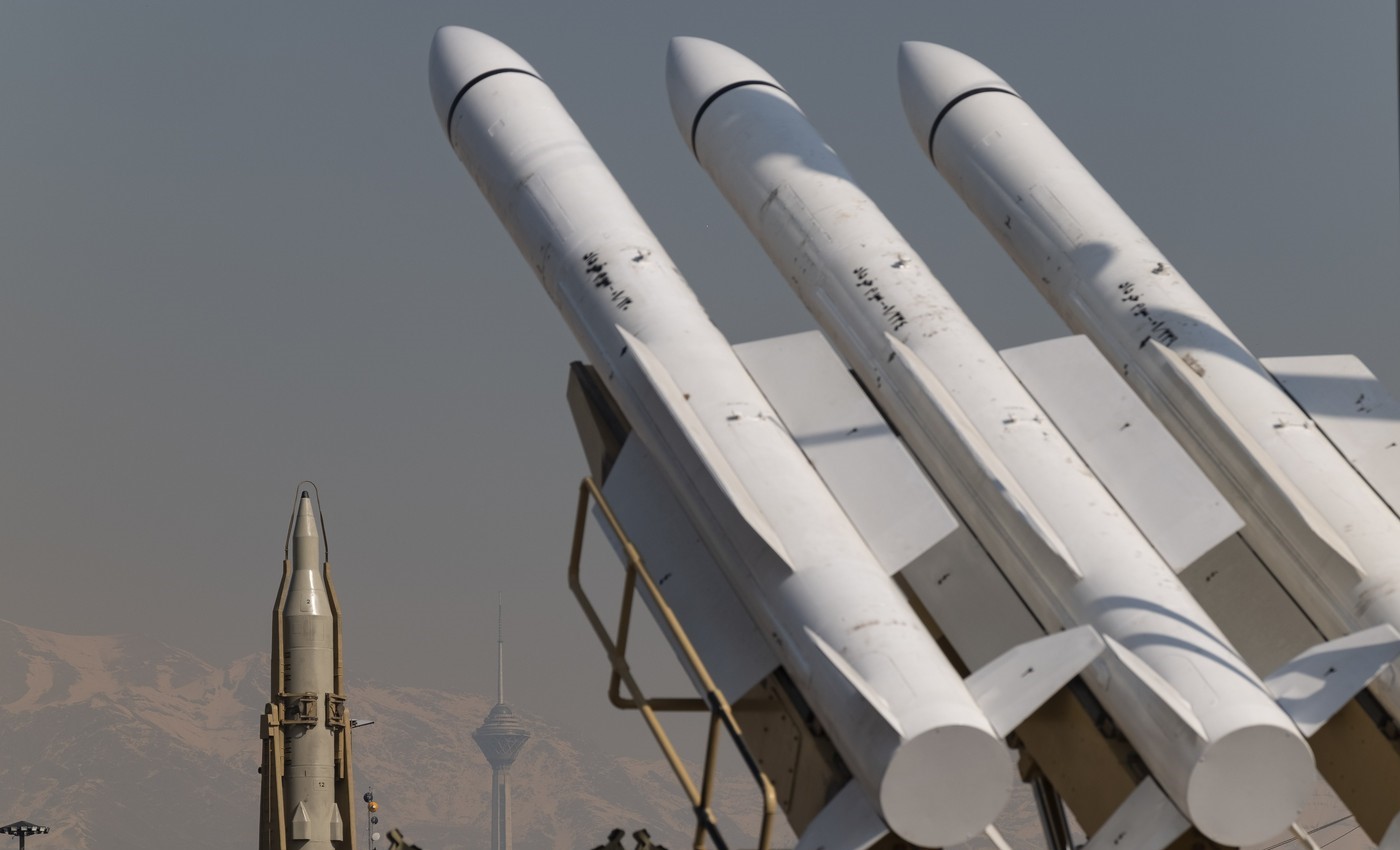 WSJ: Iranul se pregătește să atace Israelul în 24/48 de ore. Khamenei are pe masă planurile. SUA au emis alertă de securitate