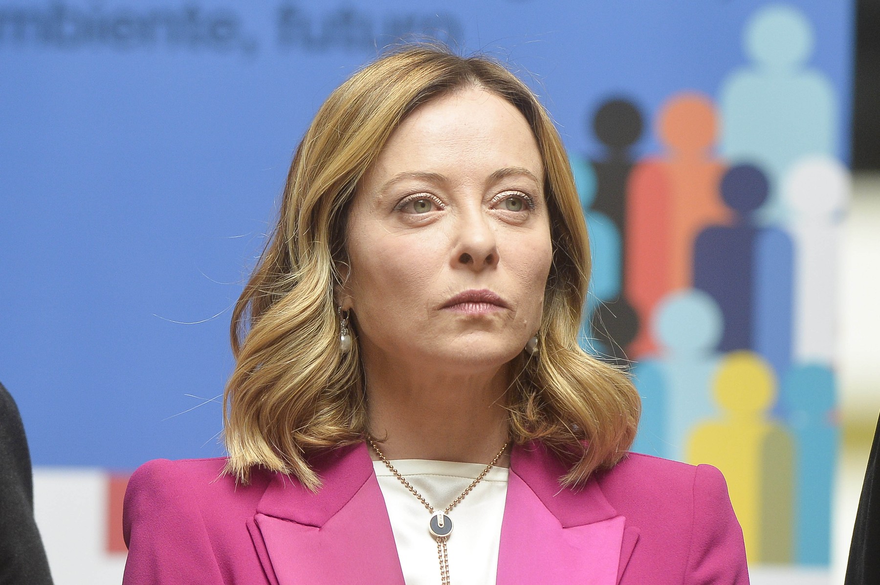 Giorgia Meloni denunță „nebunia ideologică” a interzicerii mașinilor pe combustibili fosili și spune că Italia o va „corecta”