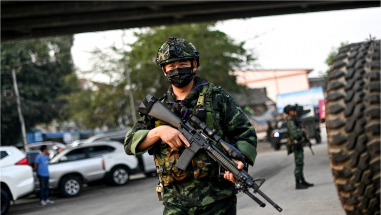 soldat la granița Myanmar - Thailanda