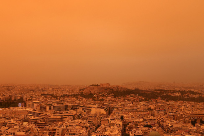 Sahara dust blankets over Athens