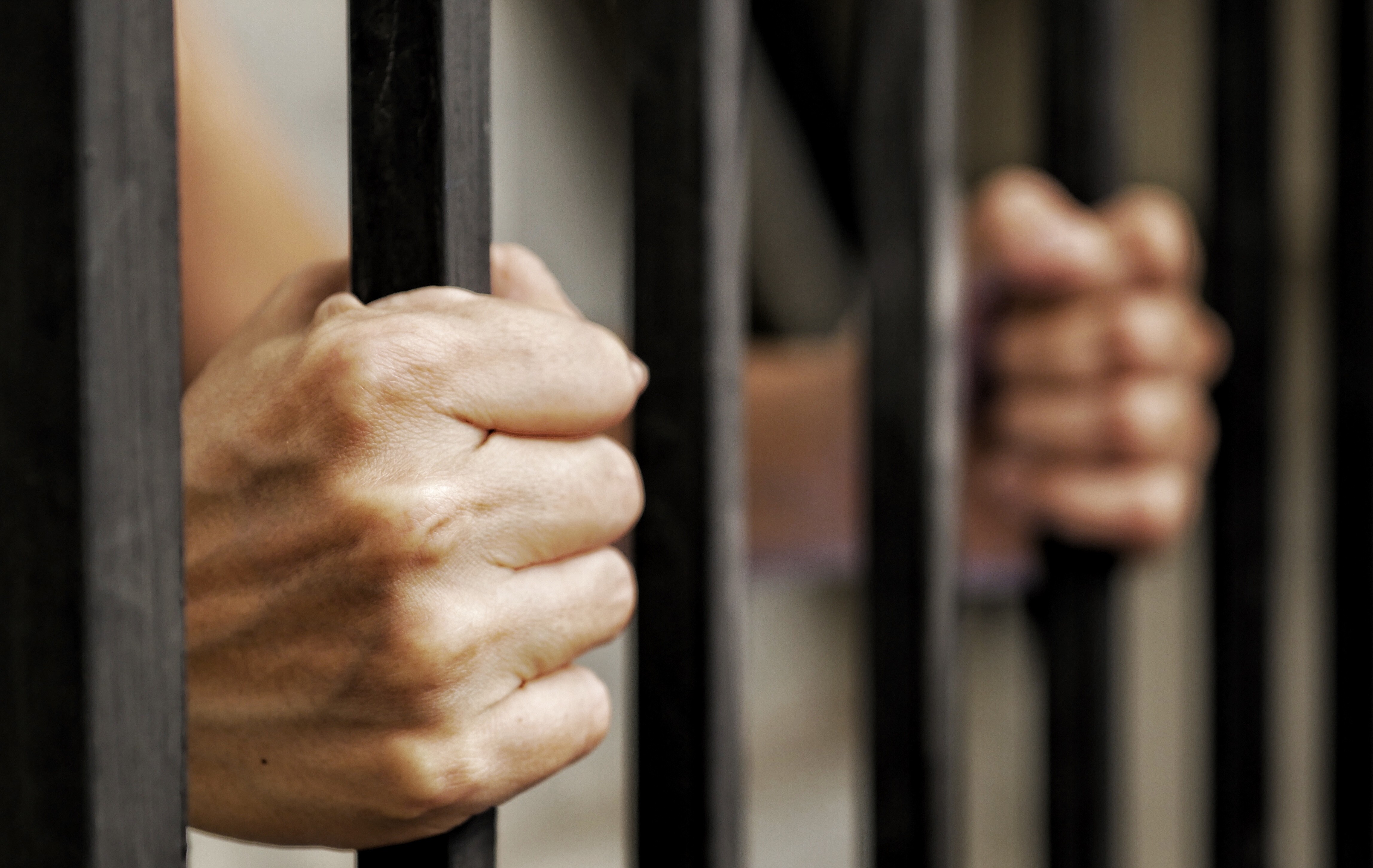 Patru infractori urmăriți la nivel internațional au fost aduși înapoi în România, după ce aceștia au fugit în alte țări europene