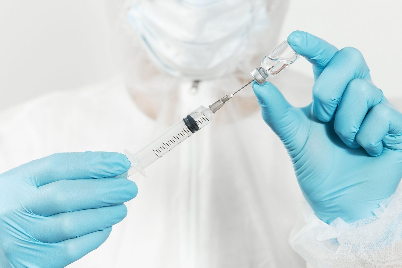 AstraZeneca anunță că retrage de pe piaţă vaccinul anti-COVID-19