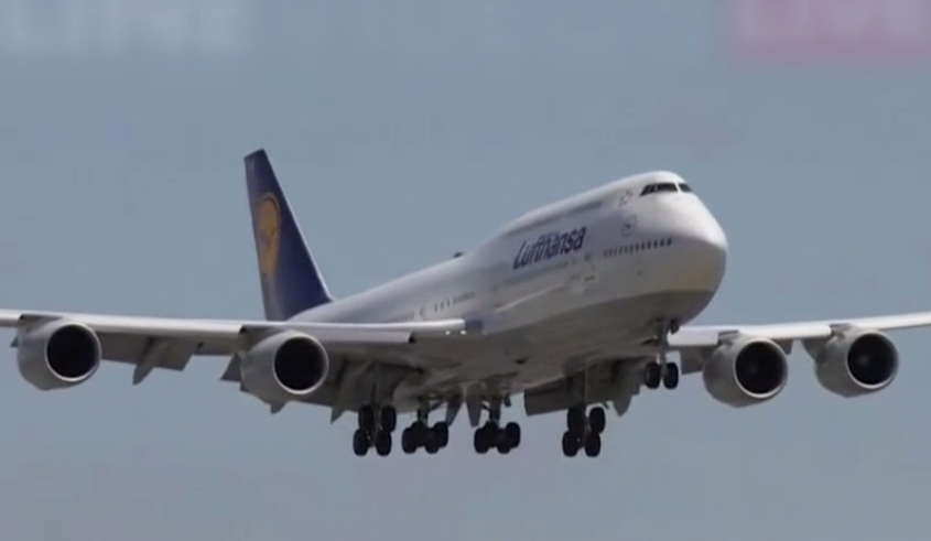 VIDEO. Aterizare cu emoții: Un Boeing 747 al Lufthansa țopăie pe pistă înainte ca piloții să decidă ridicarea în aer a aeronavei