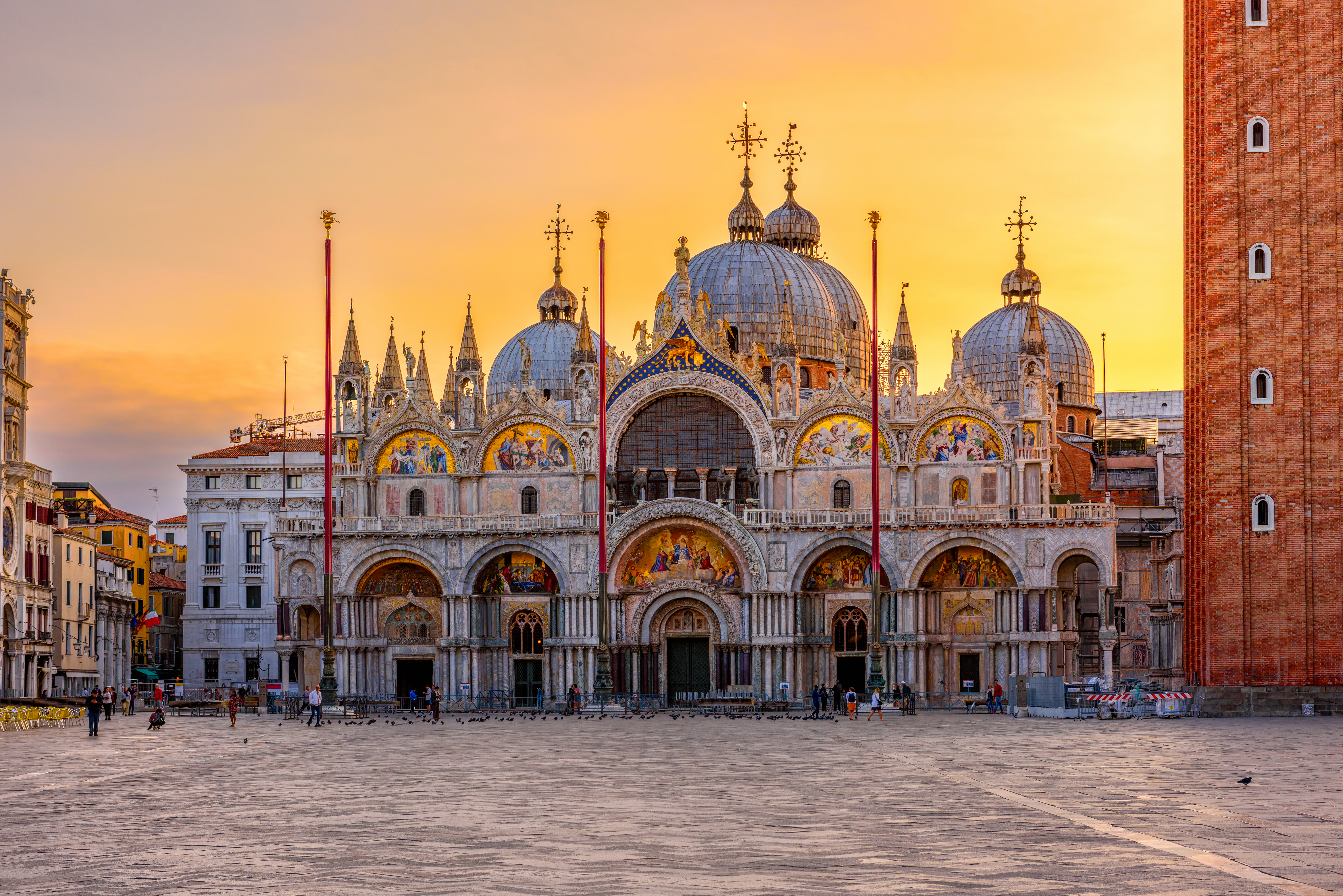 Italia vrea mai puțini turiști. Orașele celebre care au introdus taxe și restricții pentru vizitatori