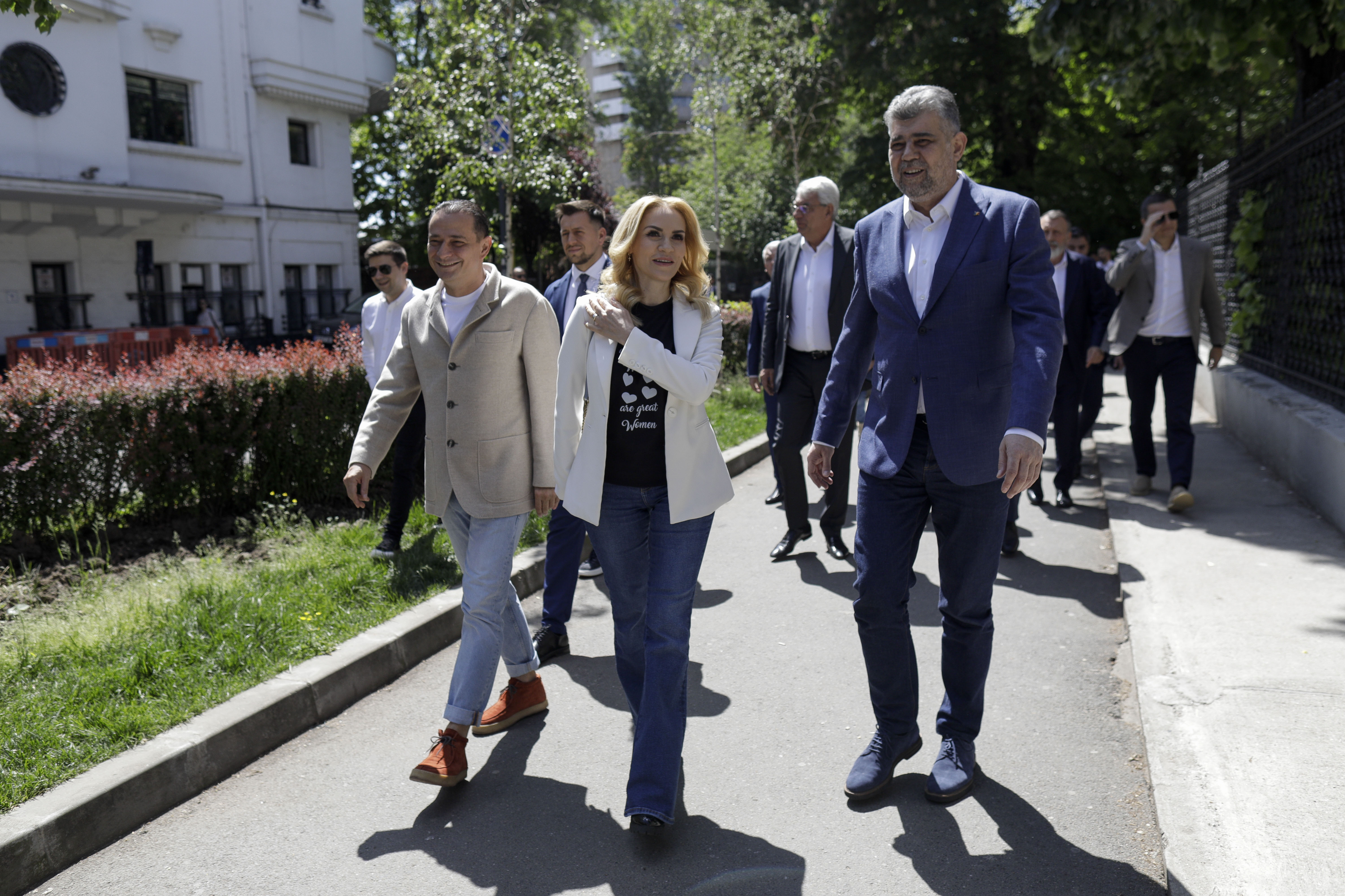 Firea și-a depus candidatura la PMB: Oamenii ne pot ierta dacă greşim. Ciolacu: S-au terminat poveştile de supărări între noi