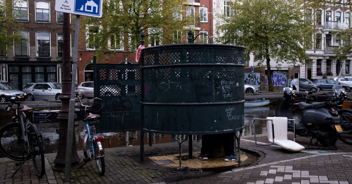 Egalitate la urinare. După ani de luptă, femeile din Amsterdam au obținut toalete publice și pentru ele|EpicNews