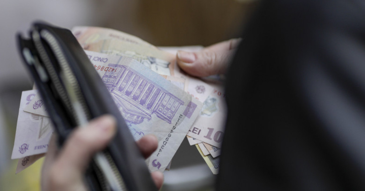 Ministerul Muncii anunţă că banii pentru plata pensiilor au fost viraţi integral către Poşta Română|EpicNews