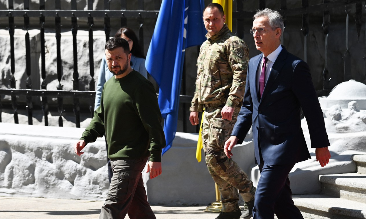 Stoltenberg spune că „nu e prea târziu” pentru ca Ucraina să câştige războiul. Zelenski cere accelerarea livrărilor de arme