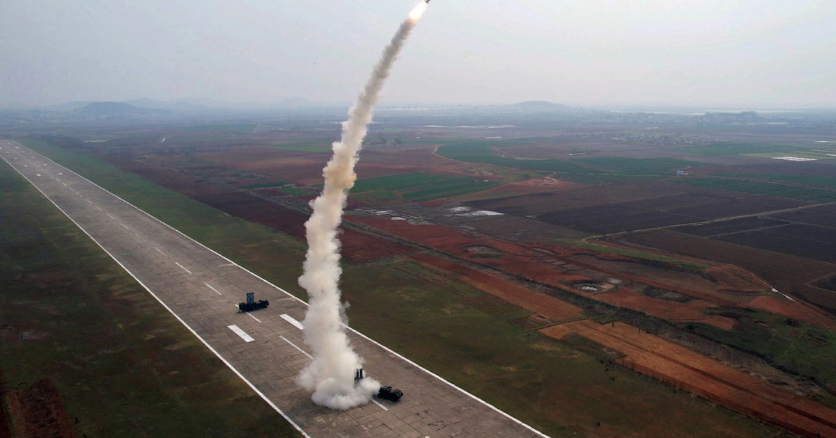 Coreea de Nord a testat un focos de rachete de croazieră şi a lansat noua sa rachetă antiaeriană|EpicNews