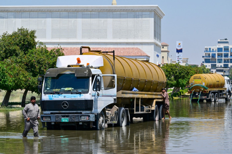 dubai-pagube-inundatii-profimedia1