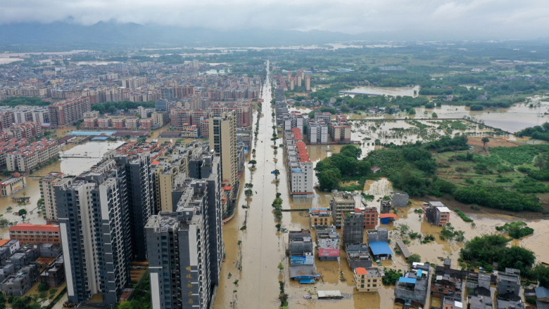 inundatii in china