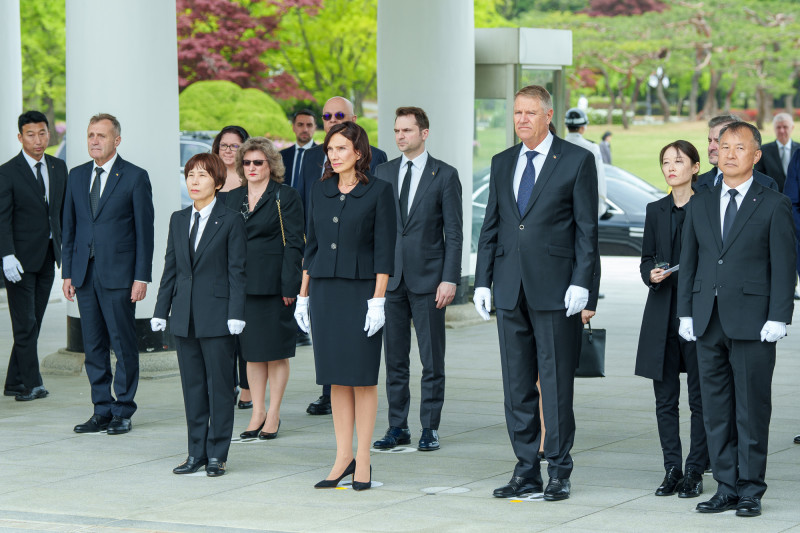 original_ceremonie_depunere_coroana_de_flori_-_seul_national_cemetery-2