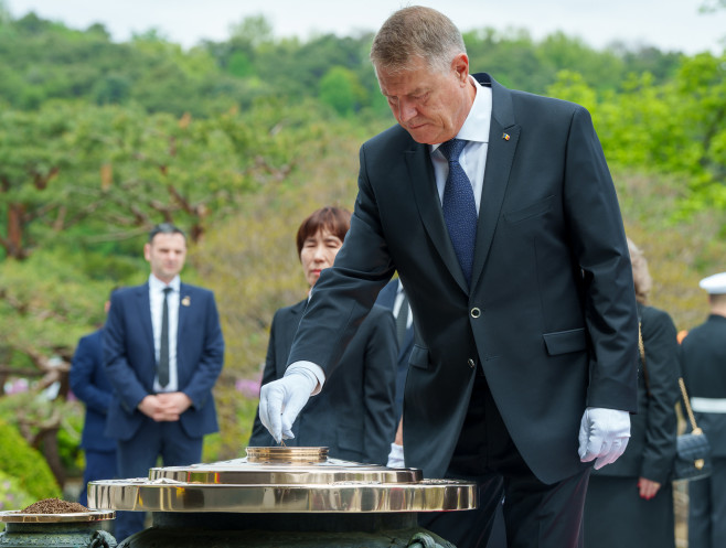 original_ceremonie_depunere_coroana_de_flori_-_seul_national_cemetery-10